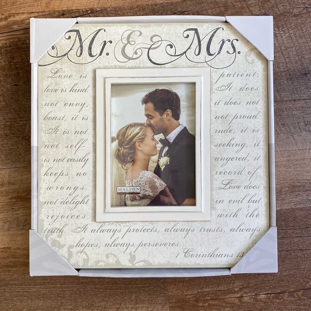 Mr and Mrs wedding Frame- NWT